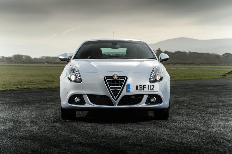  Alfa Romeo Giulietta (940) 2014 года  (UK) (фото 39 из 54)